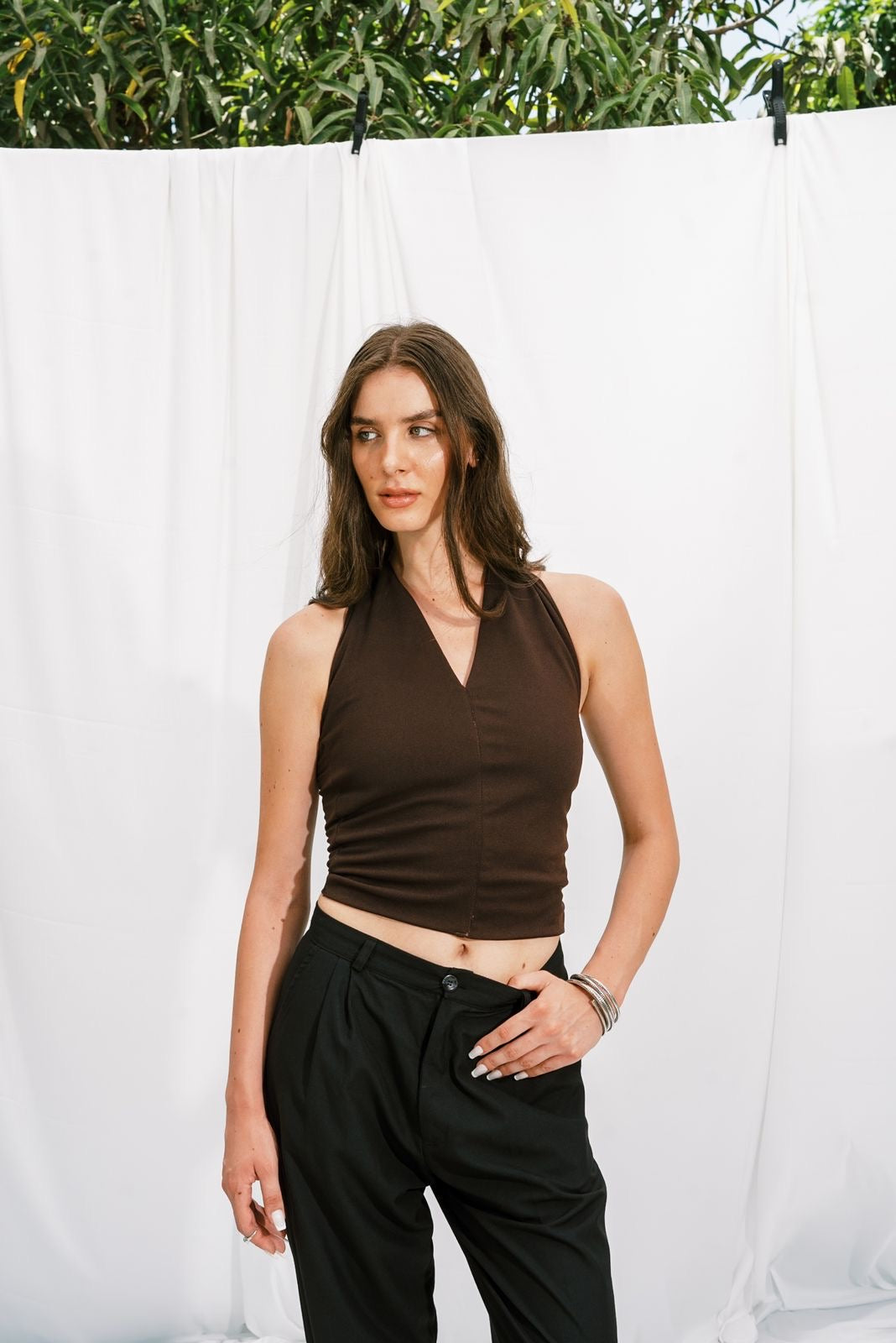 LAJJ V-TOP IN BROWN