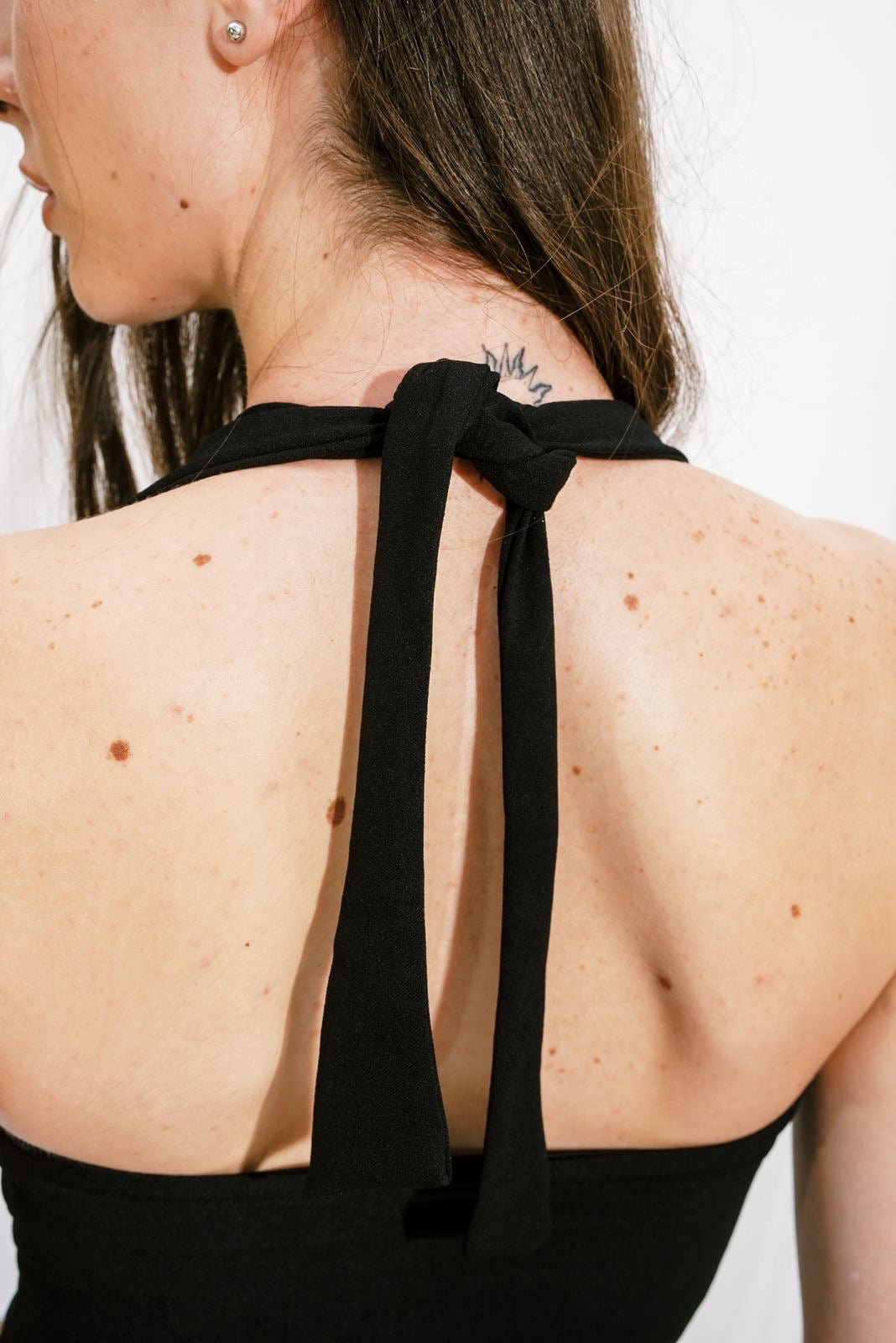 LAJJ V-TOP IN BLACK