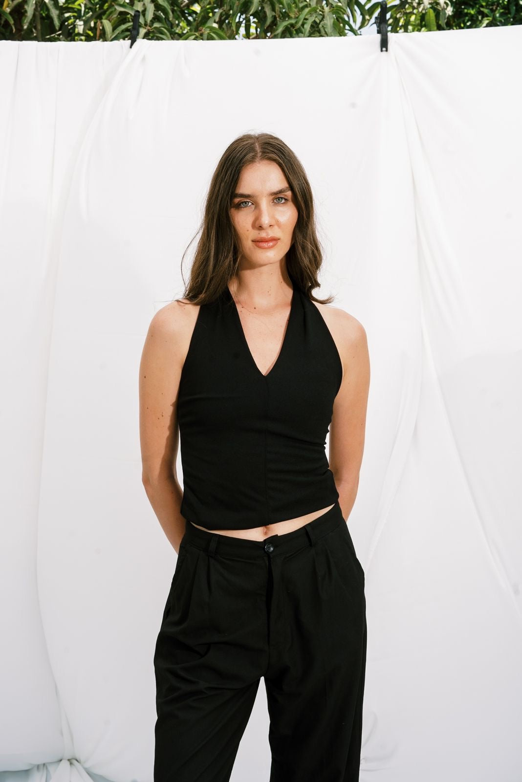 LAJJ V-TOP IN BLACK
