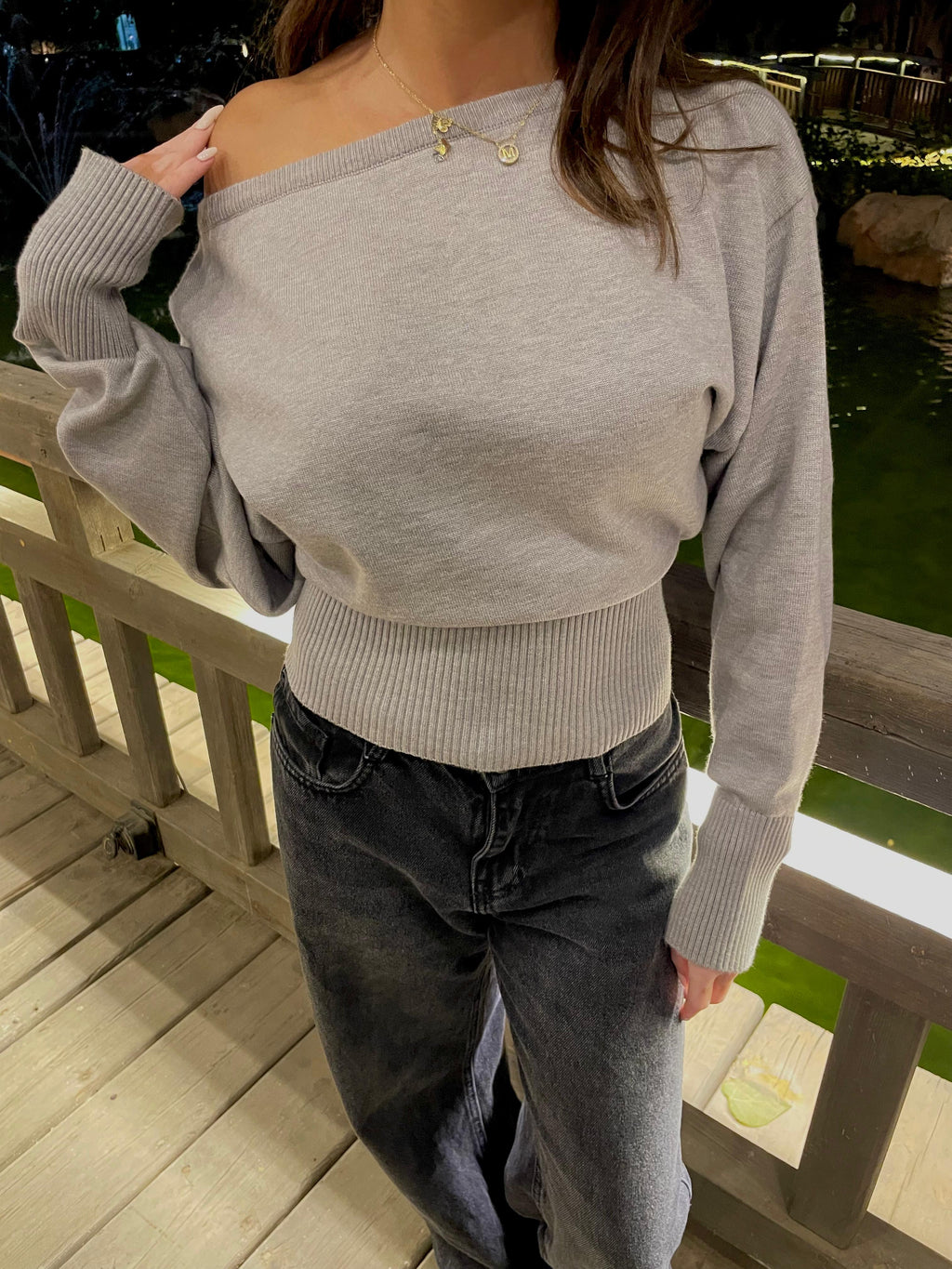 Off-Shoulder Knit - grey