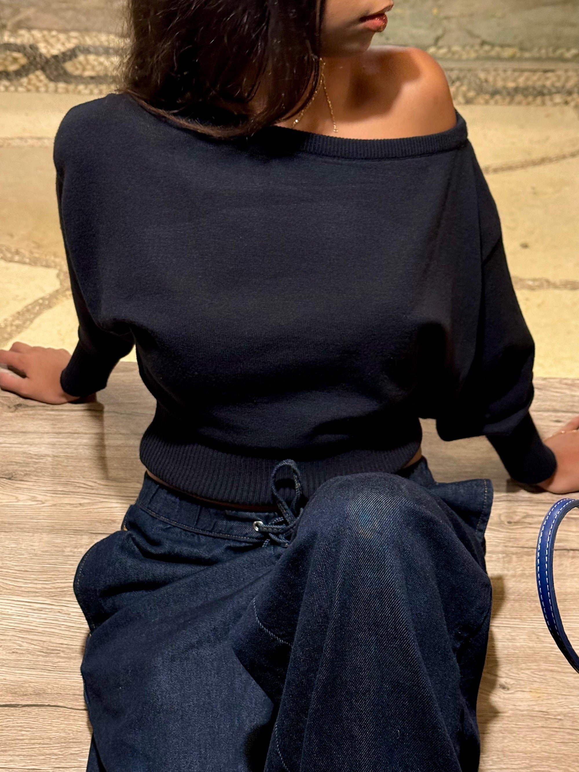 Off shoulder knit - black